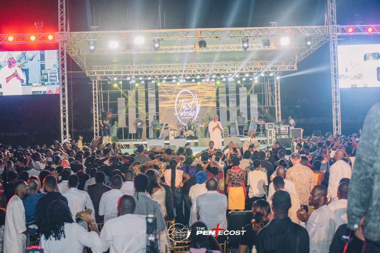 Thousands Encounter God at Annual Worship Night